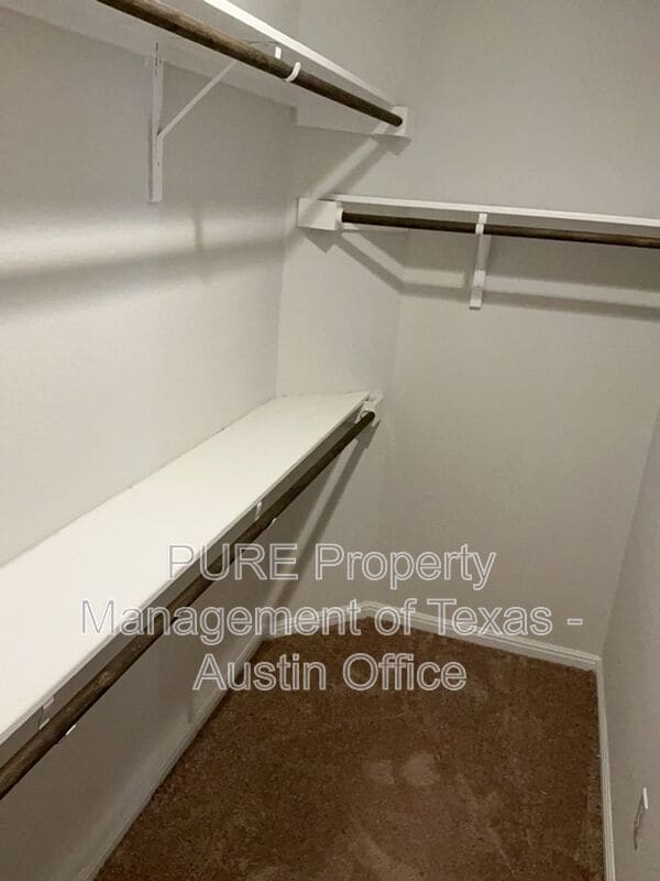 Building Photo - 112 Eagle Lake Dr