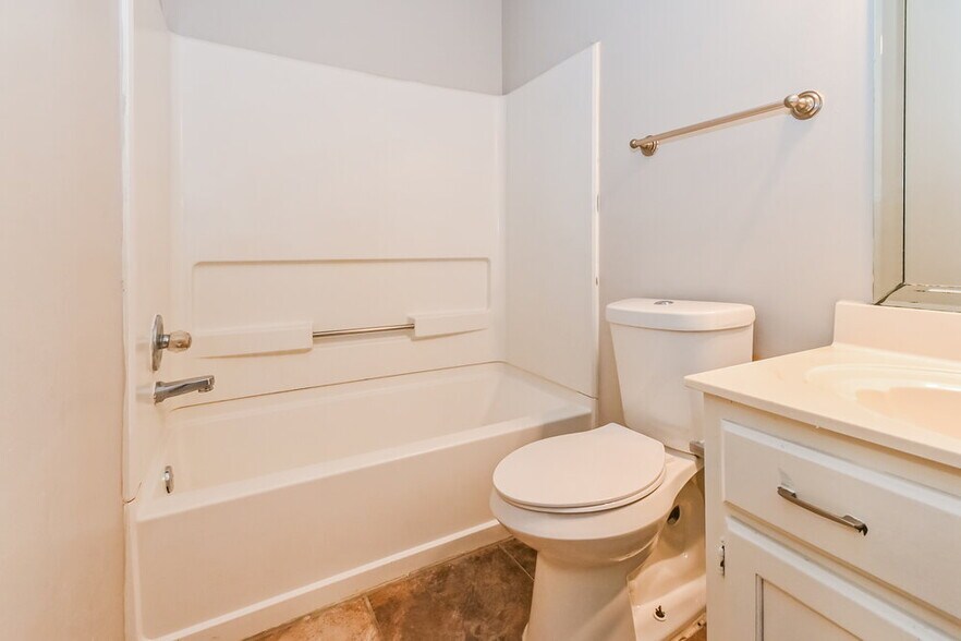 Building Photo - 7605 Caitlynn Cir S
