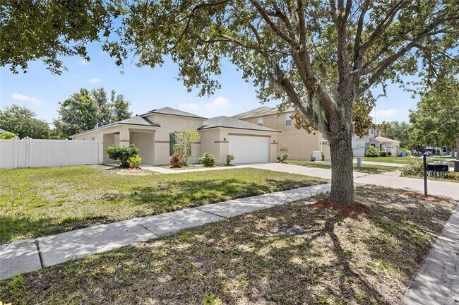 Building Photo - 10610 Boyette Creek Blvd