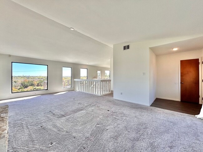 Building Photo - Greenbelt Gem Backing to Walnut Creek – Spacious 3BR Home in Prime North Austin Location