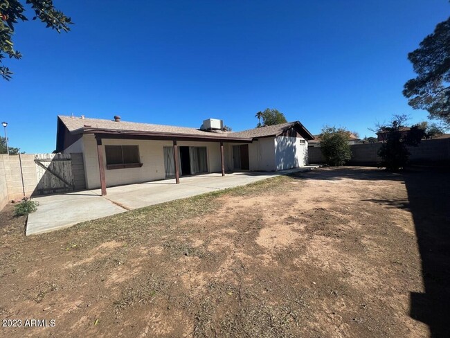 Building Photo - 5733 W Mescal St