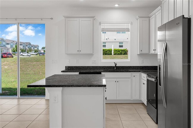 Building Photo - 1104 Lakeshore Breeze Pl