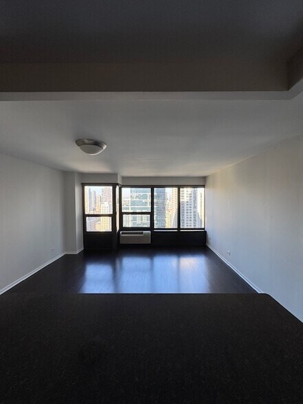 Building Photo - 30 E Huron St