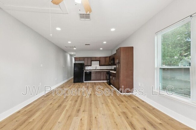 Building Photo - 3701 Derbigny St