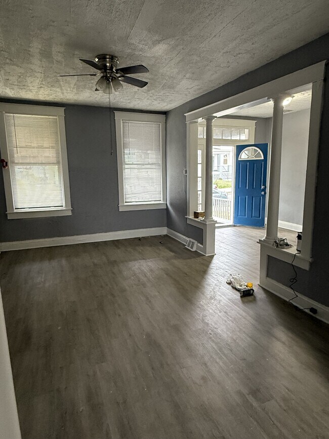 Building Photo - 501 Lyndhurst St