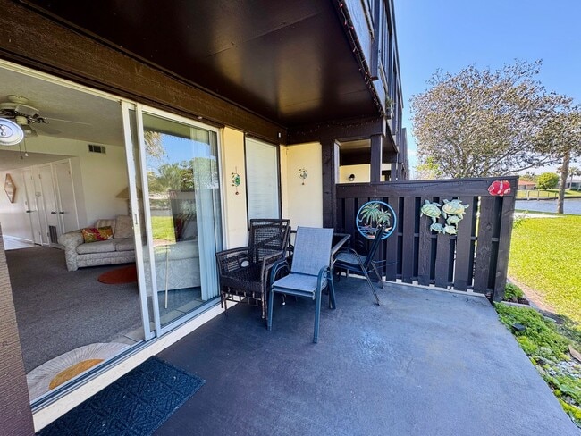 Building Photo - 58 Club House Dr