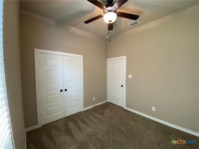 Building Photo - 2213 Avery Village