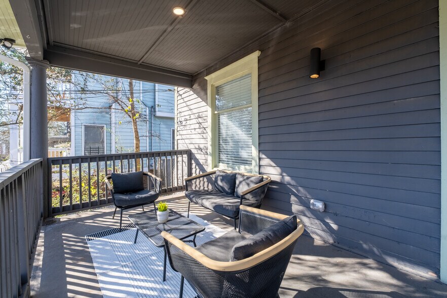 Building Photo - 375 Inman St SW