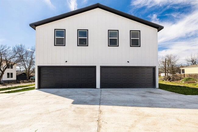 Building Photo - 600 Kimbro #B St