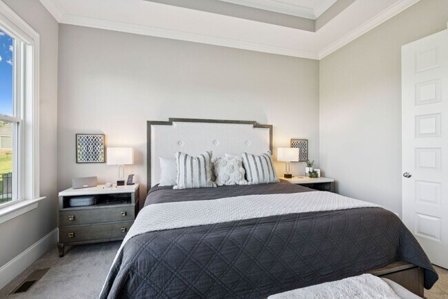 Building Photo - Luxurious living space *Fully furnished an...