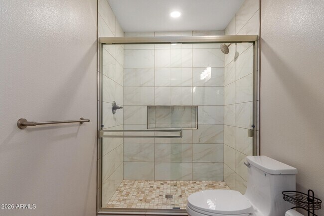 Building Photo - 1628 E Del Rio Dr