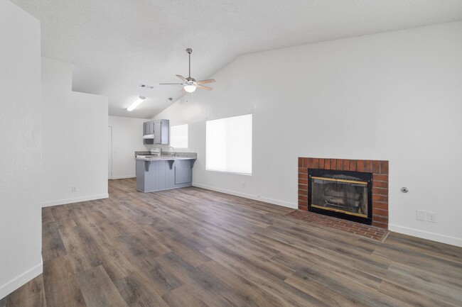 Primary Photo - Beautiful single family home - Hesperia, CA