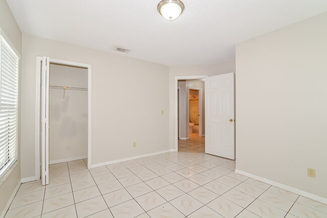 Building Photo - 3116 S Horizon Pl