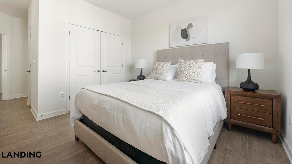 Building Photo - 909 Mansion Dr