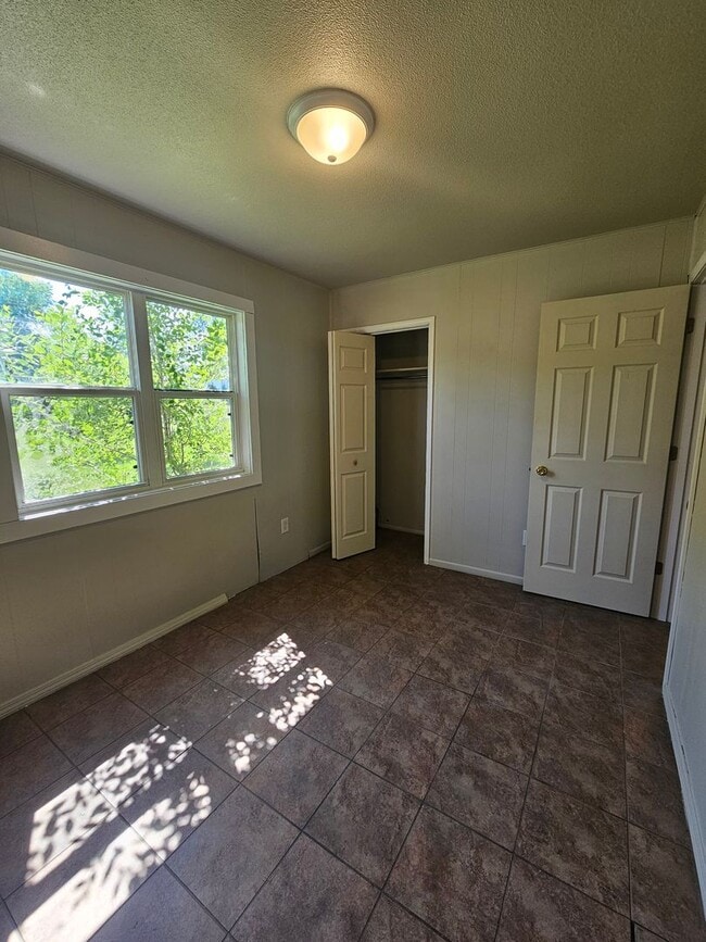 Building Photo - 3 BED | 1 BATH | SINGLE-LEVEL HOME | NORTH