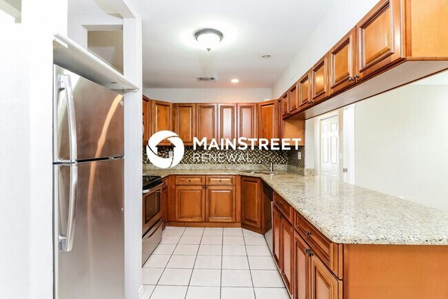 Building Photo - 2 Bedroom Pet-Friendly Home in North Port, FL with Main Street Renewal