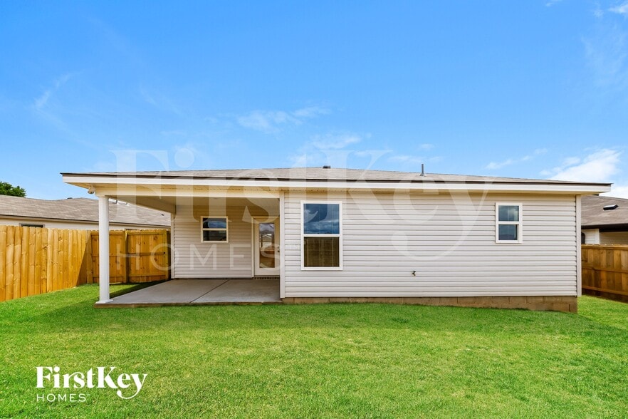 Building Photo - 120 Castlebar Cir