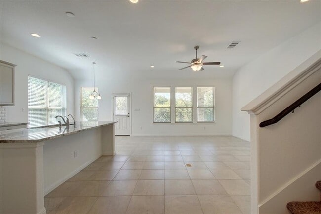 Building Photo - 113 Meadow Wood Cv