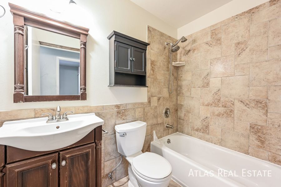 Building Photo - 16729 E Layton Ave