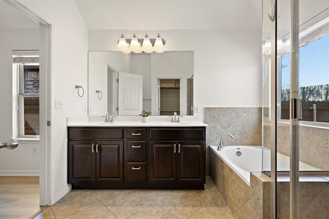 Building Photo - 2008 Gabrielles Way