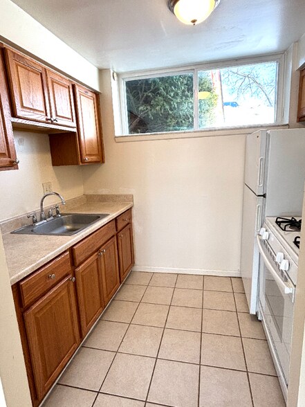 Building Photo - 156 Summit View Ct