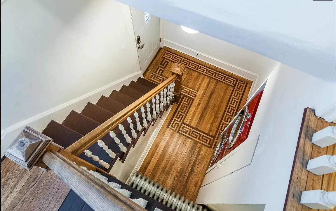 Main foyer access to Unit C - 617 Delles Rd