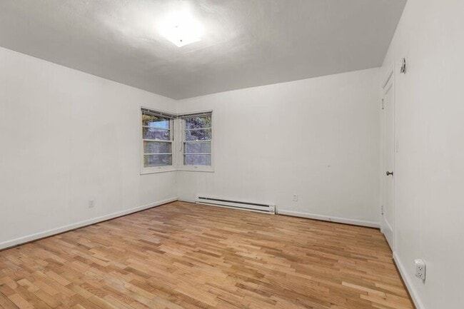 Building Photo - 6614 E Burnside St