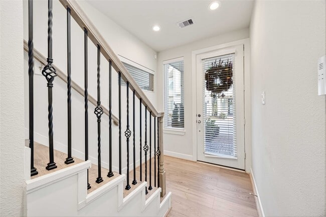 Building Photo - 108 Knightsbridge Park Ln