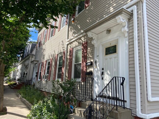 Primary Photo - 111 Heath St