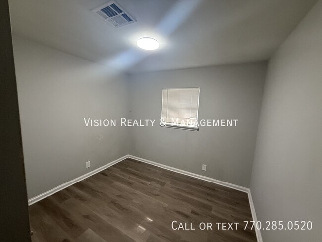 Building Photo - 133 Salem Dr