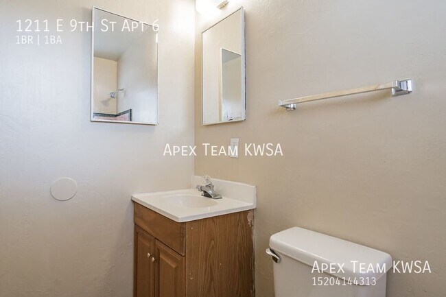 Building Photo - 1211 E 9th St