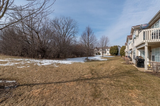 Building Photo - 974 N Village Dr