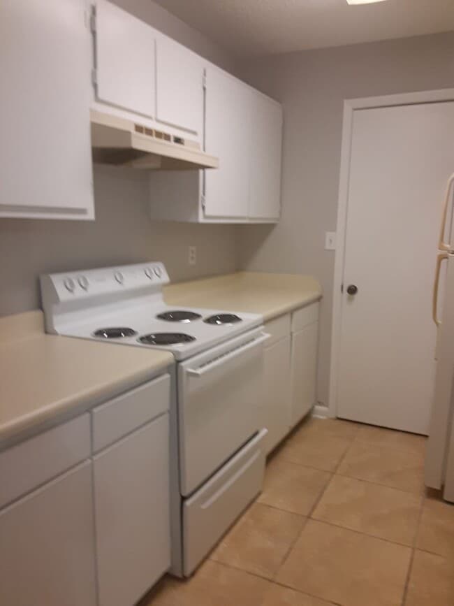 Building Photo - 3525 Sable Palm Ln