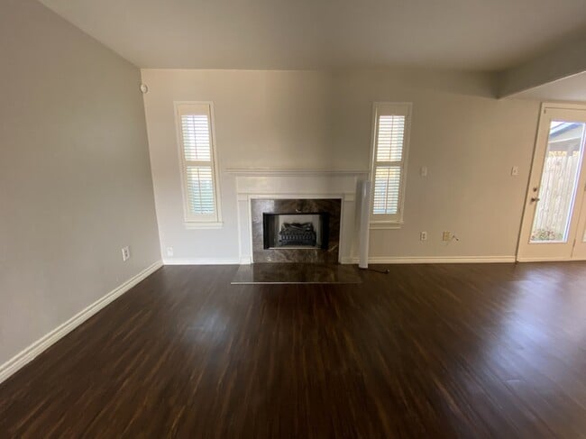 Building Photo - 9107 E 69th Pl