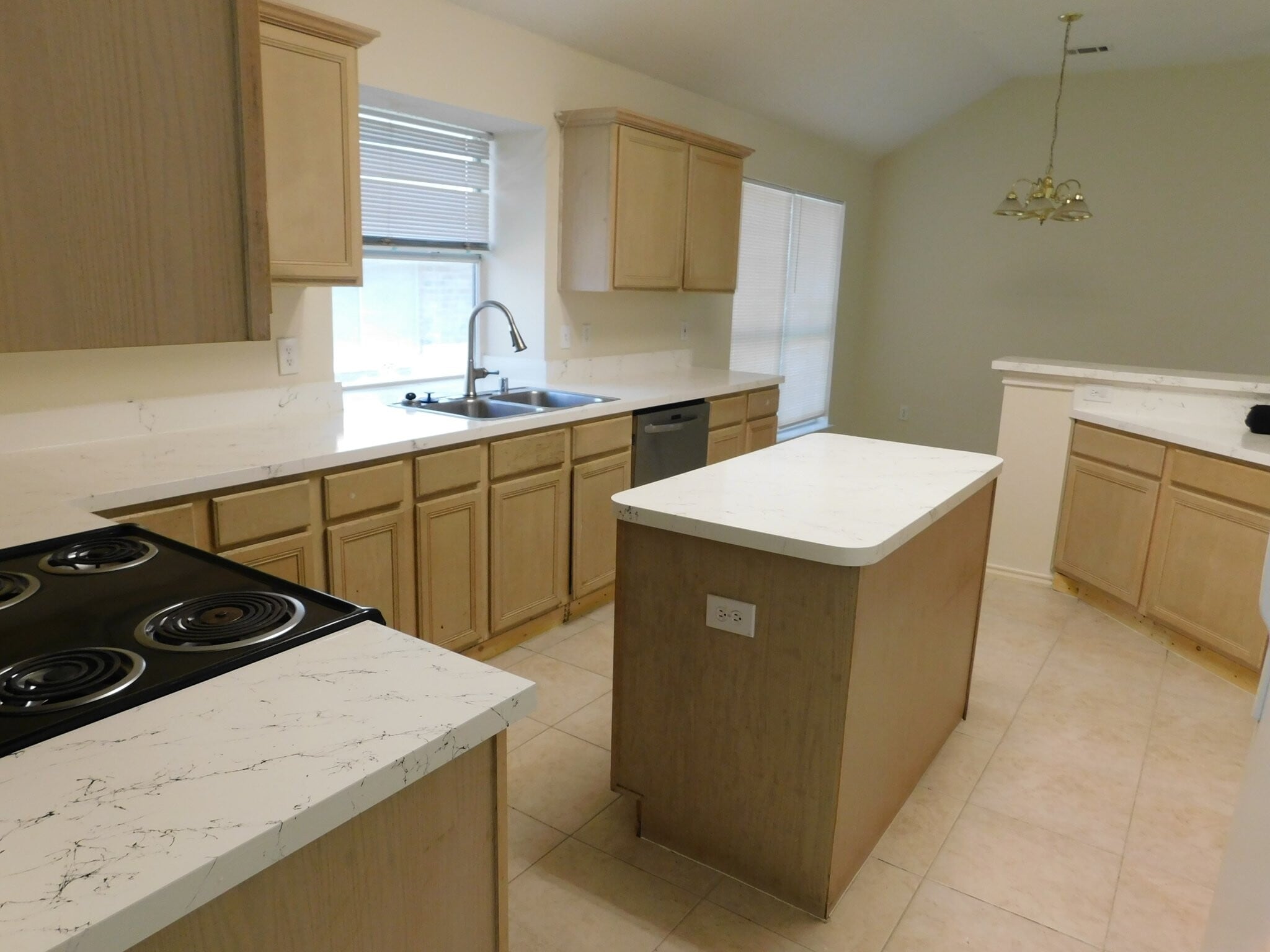 Building Photo - 624 Elm Falls Pl