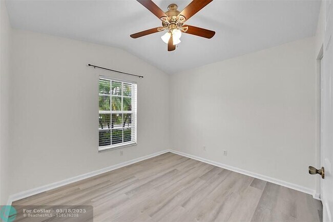Building Photo - 5642 NW 118th Dr