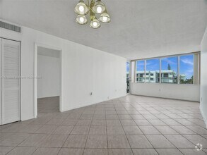 Building Photo - 8233 Harding Ave