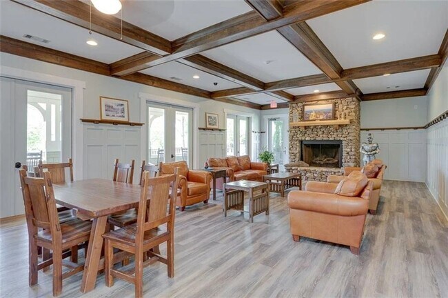 Building Photo - 2 Bedroom Townhome - Woodlands of Clemson