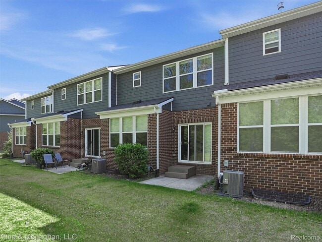 Building Photo - 24827 Ivy Rd