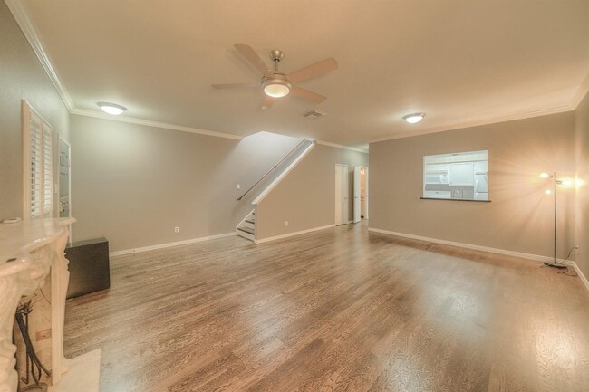 Building Photo - 17583 Red Oak Dr