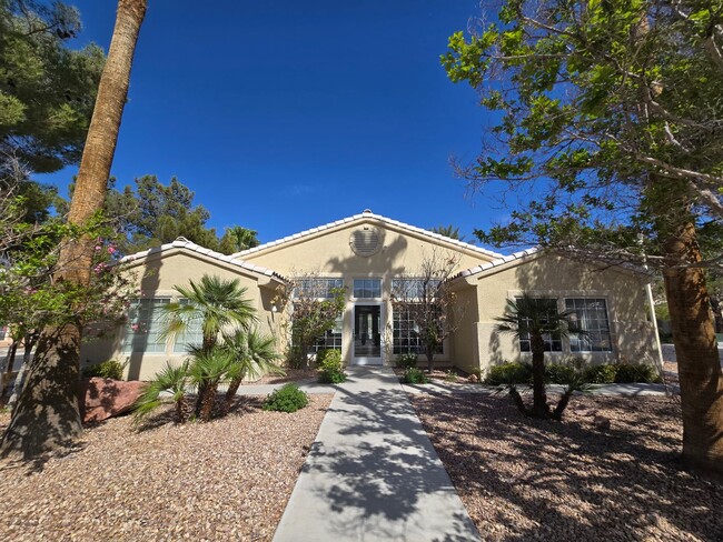 Building Photo - Townhome in Dreamy Summerlin Area -8417 Ma...