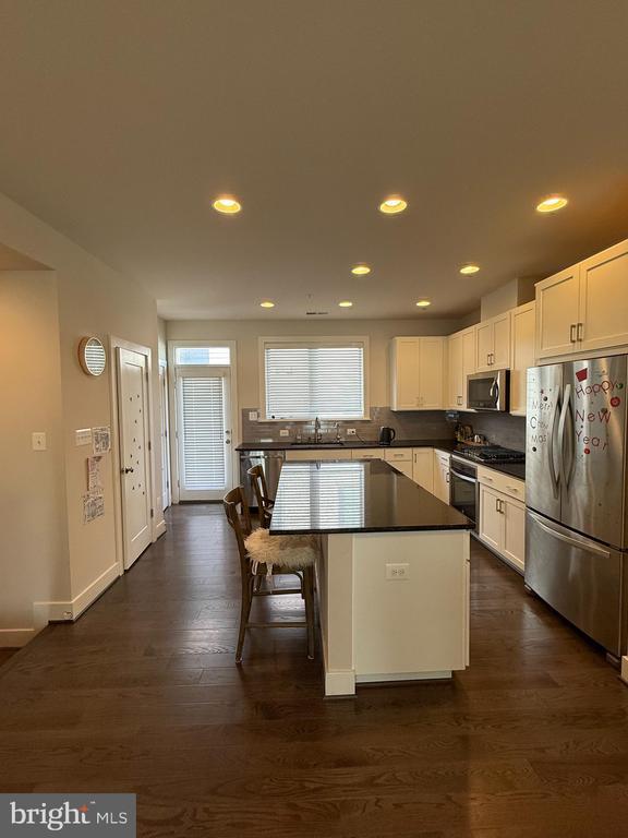 Building Photo - 6611 Eames Wy