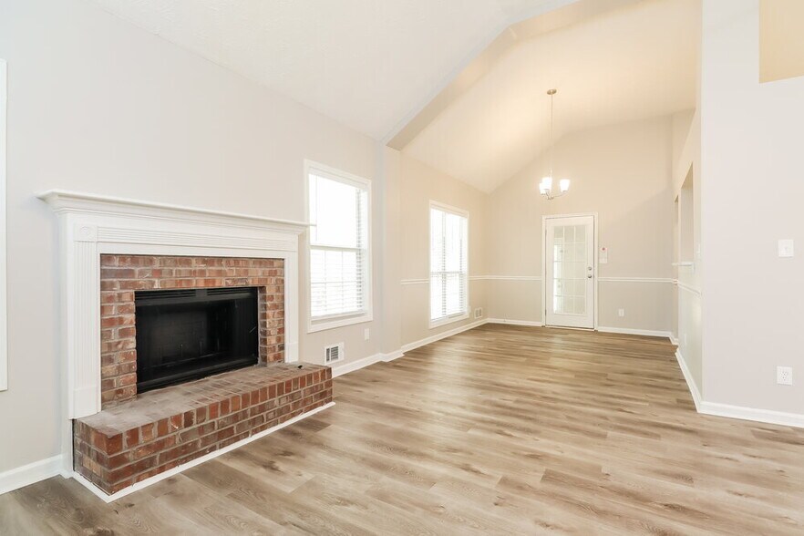 Building Photo - 250 Ashley Oaks Dr