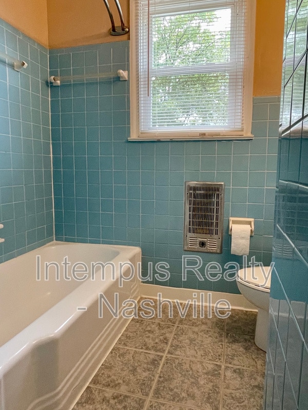 Building Photo - 1003 39th Ave N