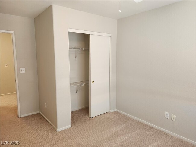 Building Photo - 5165 Paradise Skies Ave