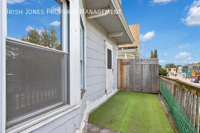 Building Photo - 1899 Seneca St