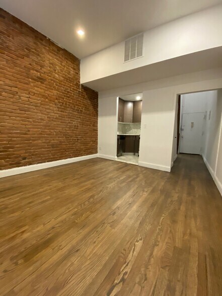 COMMON AREA - 429 E 80th St