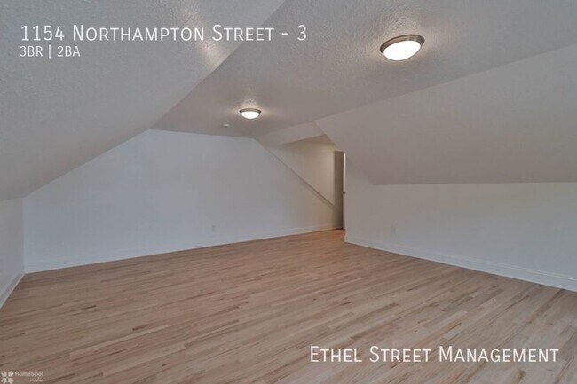 Building Photo - 1154 Northampton St