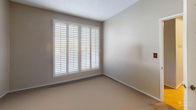 Building Photo - *Coming Soon* Adorable 2bd/2 bath in Anahe...