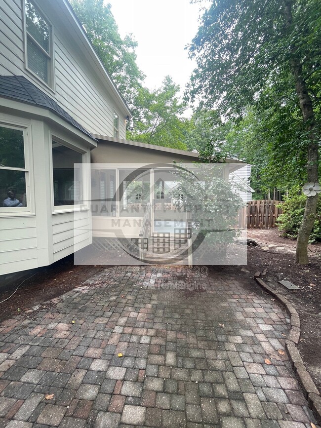 Building Photo - 639 Greenwood Cir